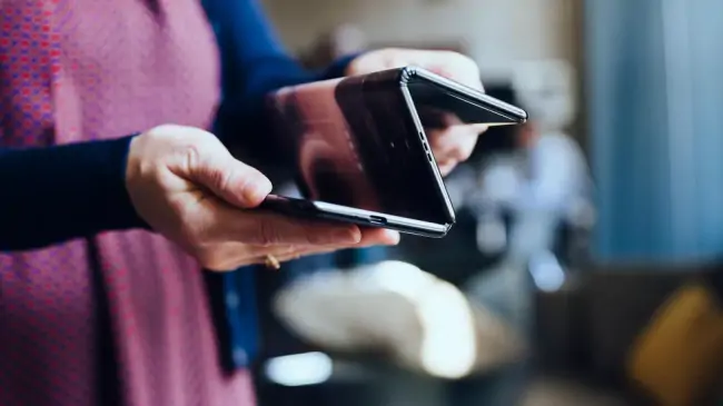 Oneplus foldable mobile