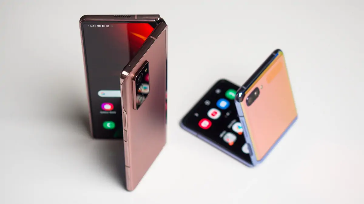 battery of samsung galaxy z fold 3 and galaxy z flip 3